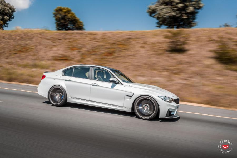  BMW M3 Sedan on Vossen Wheels (VPS-307T) 2018 года  (фото 21 из 22)